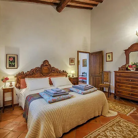 Rustic With Pool Valli